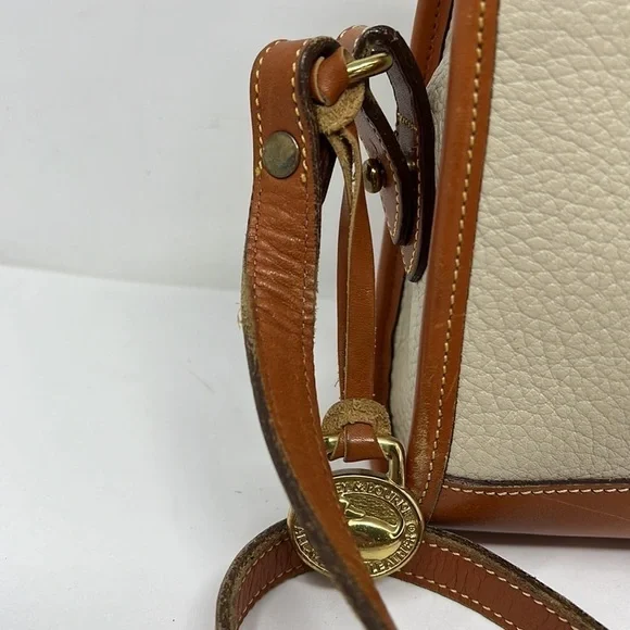 Dooney & Bourke Ivory Cream Pebble and Brown Leather Zip Crossbody Shoulder Bag - Picture 5 of 14